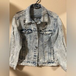 Women’s Fashionable Denim Jacket